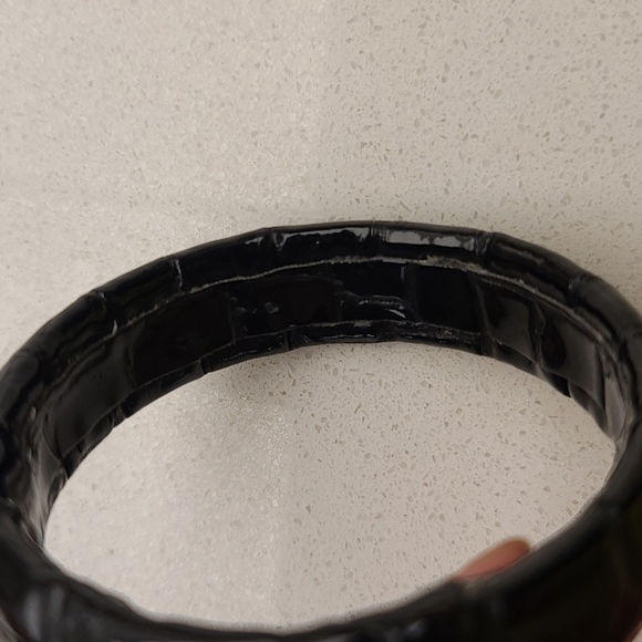 Embossed leather bracelet - Picture 7 of 7